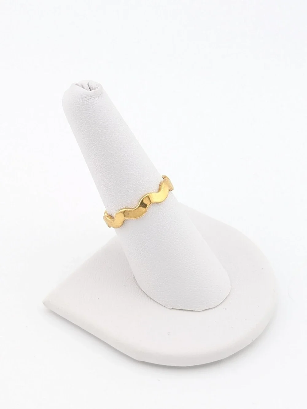 Vintage Avon Gold Wavy Band Ring - Gold Estate Jewelry